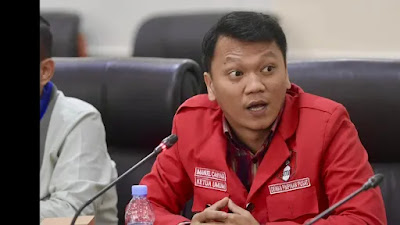 Ⓒ Hak cipta foto di atas dikembalikan sesungguhnya kepada pemilik foto Ⓒ Hak cipta foto di atas dikembalikan sesungguhnya kepada pemilik foto