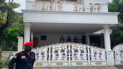 Dikabarkan Jadi Tersangka KPK, Hasto Tak Ada di Rumahnya