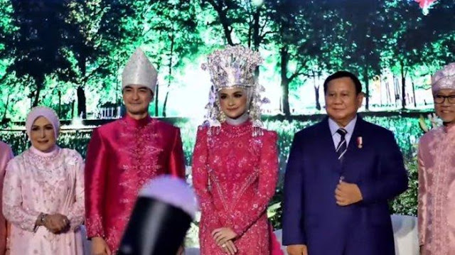 Ⓒ Hak cipta foto di atas dikembalikan sesungguhnya kepada pemilik foto Ⓒ Hak cipta foto di atas dikembalikan sesungguhnya kepada pemilik foto