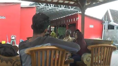 Ⓒ Hak cipta foto di atas dikembalikan sesungguhnya kepada sang pemilik foto Ⓒ Hak cipta foto di atas dikembalikan sesungguhnya kepada pemilik foto