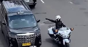 Raffi Ahmad Diduga Gunakan Mobil Lexus Berpelat RI 36, Publik Pertanyakan Kewenangan