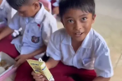 Bikin Trenyuh! Siswa SD di Gorontalo Bawa Pulang Makan Bergizi Gratis: di Rumah Tak Ada Nasi!
