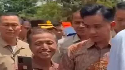 Ⓒ Hak cipta foto di atas dikembalikan sesungguhnya kepada sang pemilik foto Ⓒ Hak cipta foto di atas dikembalikan sesungguhnya kepada pemilik foto