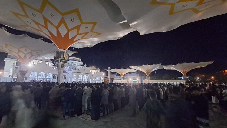 Tarawih Perdana, Warga Aceh Padati Masjid Raya Baiturrahman 