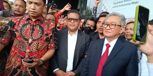 Ⓒ Hak cipta foto di atas dikembalikan sesungguhnya kepada sang pemilik foto Ⓒ Hak cipta foto di atas dikembalikan sesungguhnya kepada pemilik foto