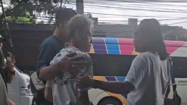 Polisi mengamankan musisi Fariz RM dan satu orang lainnya berinisial ADK atas kasus dugaan penyalahgunaan narkotika. ADK diamankan lebih dahulu kemudian disusul Fariz RM yang berada di kawasan Dipati Ukur, Bandung, Jawa Barat, Selasa (18/2/2025). FOTO/Net. Ⓒ Hak cipta foto di atas dikembalikan sesungguhnya kepada pemilik foto