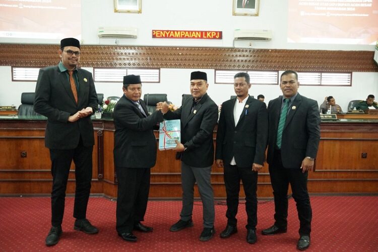 Ⓒ Hak cipta foto di atas dikembalikan sesungguhnya kepada pemilik foto Ⓒ Hak cipta foto di atas dikembalikan sesungguhnya kepada pemilik foto