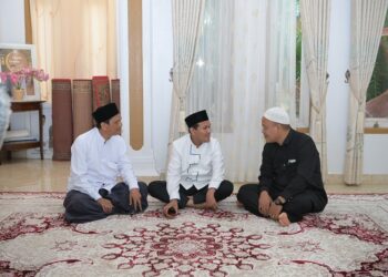 Dek Fadh Silaturrahmi ke Kediaman Waled Lapang di Aceh Utara