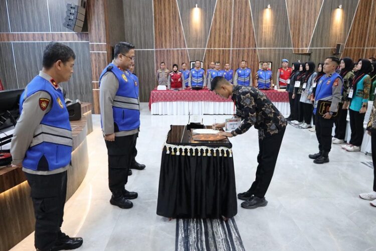 Ⓒ Hak cipta foto di atas dikembalikan sesungguhnya kepada pemilik foto Ⓒ Hak cipta foto di atas dikembalikan sesungguhnya kepada pemilik foto