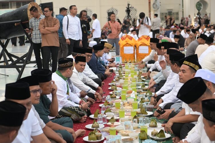 Ⓒ Hak cipta foto di atas dikembalikan sesungguhnya kepada pemilik foto Ⓒ Hak cipta foto di atas dikembalikan sesungguhnya kepada pemilik foto