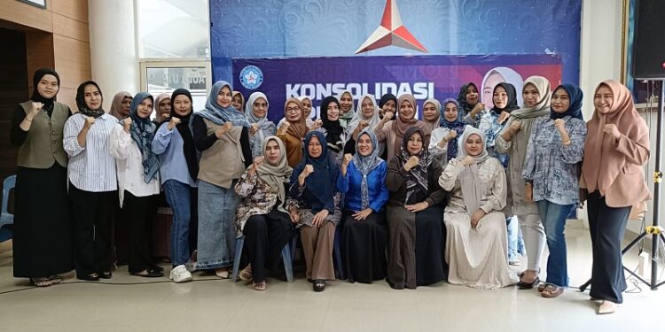 Ⓒ Hak cipta foto di atas dikembalikan sesungguhnya kepada sang pemilik foto Ⓒ Hak cipta foto di atas dikembalikan sesungguhnya kepada pemilik foto