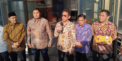 Ⓒ Hak cipta foto di atas dikembalikan sesungguhnya kepada pemilik foto Ⓒ Hak cipta foto di atas dikembalikan sesungguhnya kepada pemilik foto
