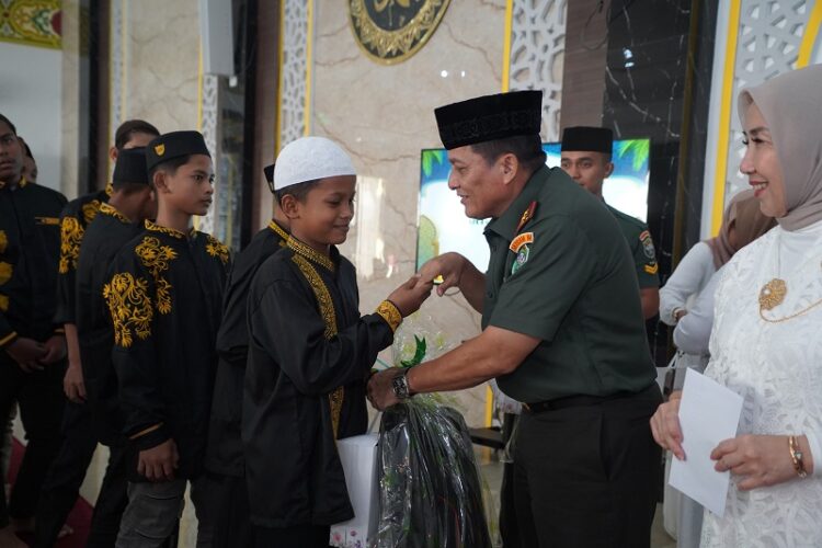 Peringati Nuzulul Quran, Pangdam IM Santuni Anak Yatim