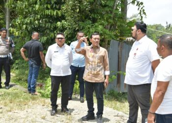 Wakil Gubernur (Wagub) Aceh, Fadhlullah didampingi Asisten Pemerintahan dan Keistimewaan Sekda Aceh Azwardi, serta sejumlah Kepala Satuan Kerja Perangkat Aceh lainnya, melakukan kunjungan kerja ke Kabupaten Pidie. FOTO/Dok. Pemerintah Aceh. Ⓒ Hak cipta foto di atas dikembalikan sesungguhnya kepada pemilik foto
