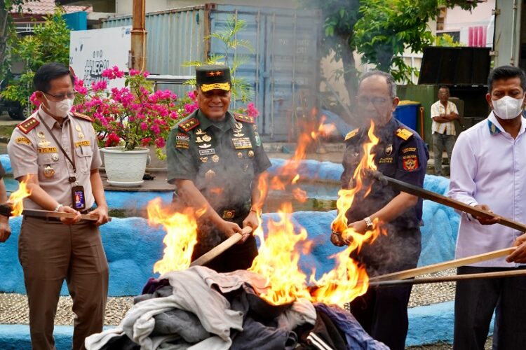 Pangdam IM Apresiasi Bea Cukai Aceh Musnahkan Barang Ilegal