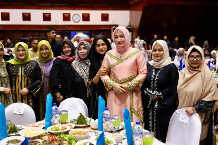 Pererat Silaturrahmi, Marlina Muzakir Buka Puasa Bersama Ketua TP PKK se-Aceh