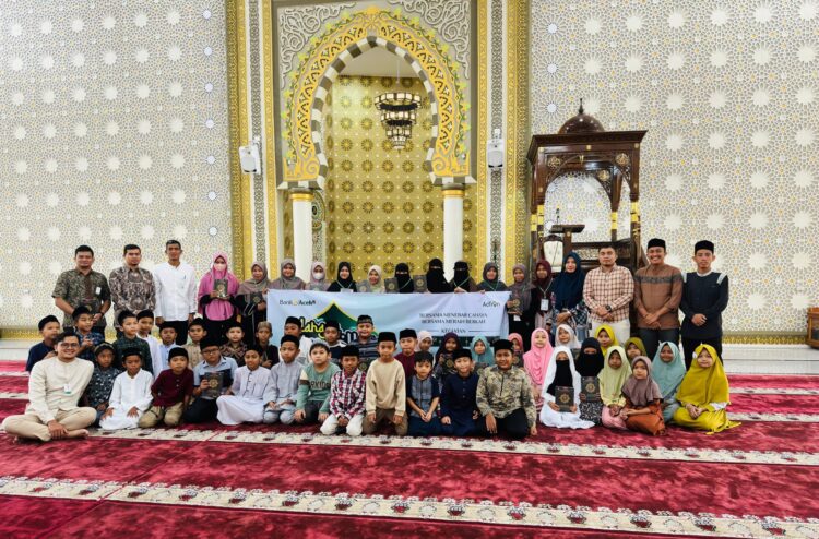 Salah satu kegiatan Waqaf Al-Quran Bank Aceh Syariah sepanjang Bulan Ramadhan dalam Program Cahaya Ramadhan 2025. FOTO/Dok. Bank Aceh. Ⓒ Hak cipta foto di atas dikembalikan sesungguhnya kepada pemilik foto