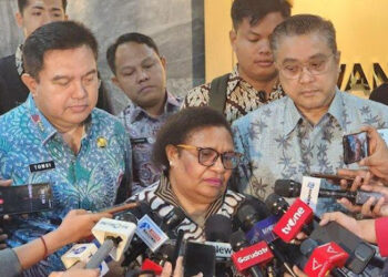 Tutup Kamera HP Wartawan, Wamendagri Ribka Bungkam saat Ditanya Dugaan Korupsi Retret Kepala Daerah