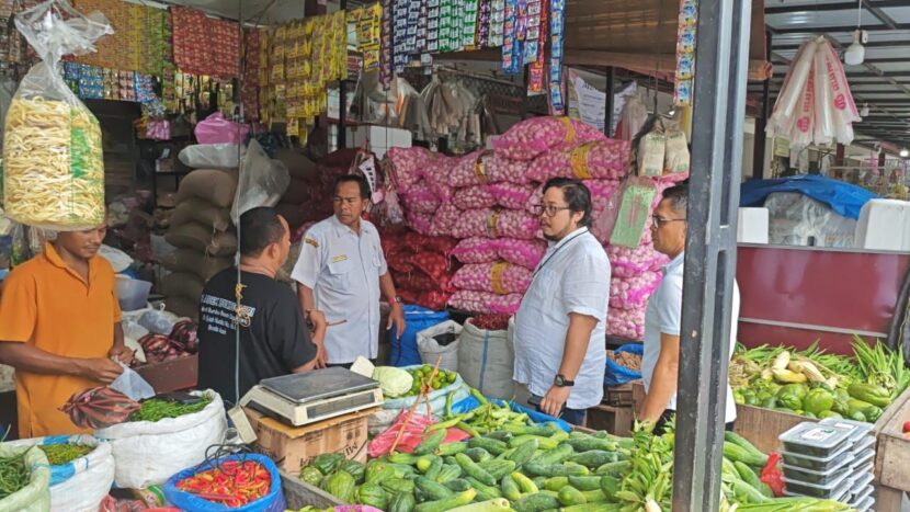 Polresta Banda Aceh dan Diskomukmdag Sidak Pasar Al Mahirah, Harga Bahan Pokok Stabil