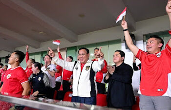 Momen Prabowo Rayakan Gol Ole Romeny ke Gawang Bahrain