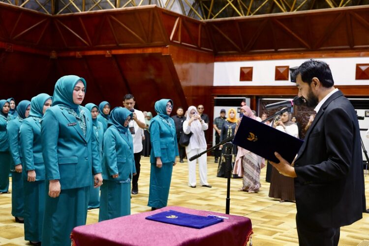 Ⓒ Hak cipta foto di atas dikembalikan sesungguhnya kepada pemilik foto Ⓒ Hak cipta foto di atas dikembalikan sesungguhnya kepada pemilik foto