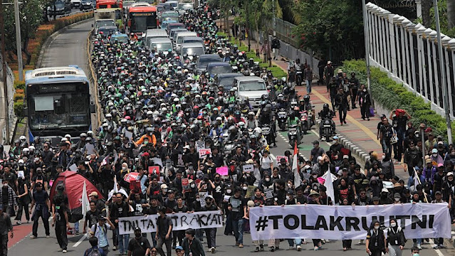 Ⓒ Hak cipta foto di atas dikembalikan sesungguhnya kepada sang pemilik foto Ⓒ Hak cipta foto di atas dikembalikan sesungguhnya kepada pemilik foto