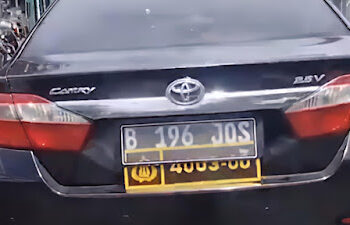 Viral Mobil Camry Berpelat Ganda, Punya Mabes Polri?