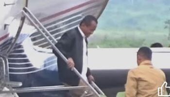 Menteri Investasi Bahlil Lahadalia sedang turun dari Jet Pribadi. FOTO/Net. Ⓒ Hak cipta foto di atas dikembalikan sesungguhnya kepada pemilik foto