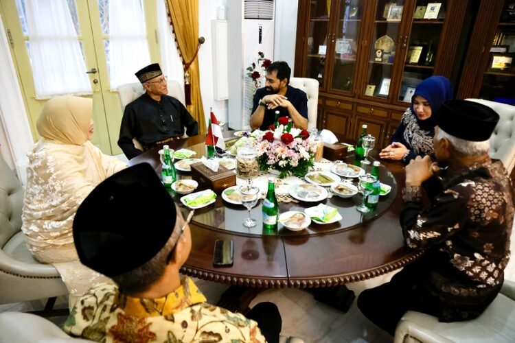 Ⓒ Hak cipta foto di atas dikembalikan sesungguhnya kepada pemilik foto Ⓒ Hak cipta foto di atas dikembalikan sesungguhnya kepada pemilik foto