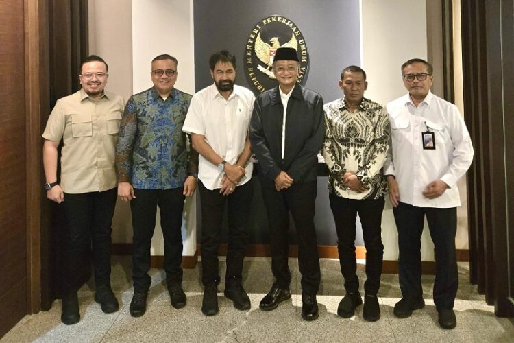 Ⓒ Hak cipta foto di atas dikembalikan sesungguhnya kepada pemilik foto Ⓒ Hak cipta foto di atas dikembalikan sesungguhnya kepada pemilik foto