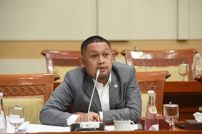 Ⓒ Hak cipta foto di atas dikembalikan sesungguhnya kepada pemilik foto Ⓒ Hak cipta foto di atas dikembalikan sesungguhnya kepada pemilik foto