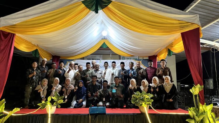Kelompok mahasiswa UIN Ar-Raniry Banda Aceh yang sedang melaksanakan kegiatan Kuliah Pengabdian Masyarakat (KPM) di Gampong Tanjong Seulamat, Kecamatan Darussalam, Kab. Aceh Besar gelar kegiatan festival, Minggu (20/04/2025). FOTO/Hamdani. Ⓒ Hak cipta foto di atas dikembalikan sesungguhnya kepada pemilik foto