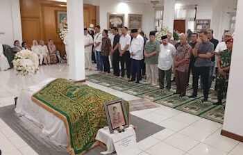Baru belajar sholat di usia 52 tahun, Titiek Puspa ungkap sosok yang berjasa kenalkan agama padanya