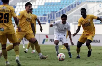 Klasemen Akhir Liga 1: Semen Padang Bertahan, PSS dan Barito Putera ke Liga 2