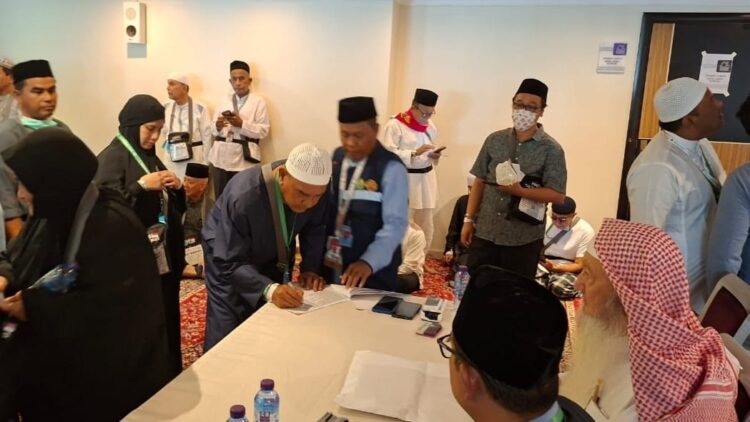 Ⓒ Hak cipta foto di atas dikembalikan sesungguhnya kepada pemilik foto Ⓒ Hak cipta foto di atas dikembalikan sesungguhnya kepada pemilik foto