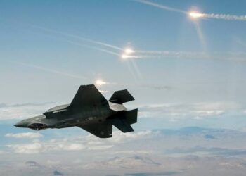 Rudal yang ditembakkan kelompok Houthi di Yaman dilaporkan nyaris menghancurkan jet tempur paling canggih Amerika Serikat F-35, dalam konflik bulan lalu. FOTO/Net. Ⓒ Hak cipta foto di atas dikembalikan sesungguhnya kepada pemilik foto