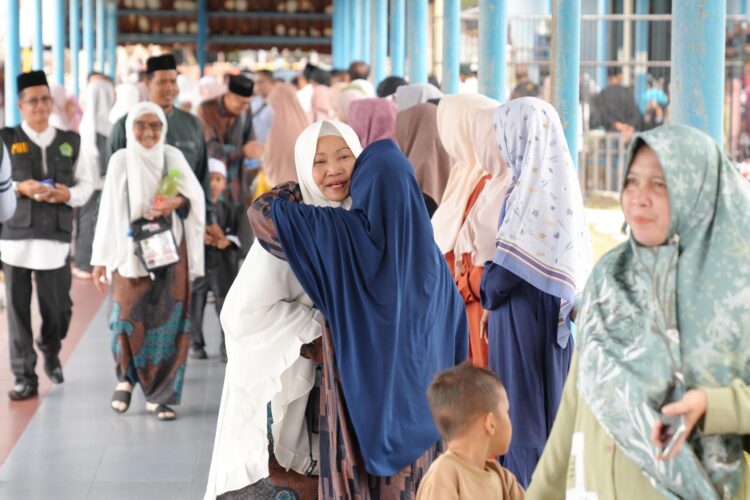 Sebanyak 17 Calon Haji Sabang Diberangkatkan ke Embarkasi Aceh