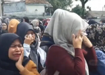 Perubahan dunia menuju digitalisasi yang terjadi sejak puluhan tahun lalu, membawa dampak negatif berupa Pemutusan Hubungan Kerja atau PHK. FOTO/Net. Ⓒ Hak cipta foto di atas dikembalikan sesungguhnya kepada pemilik foto