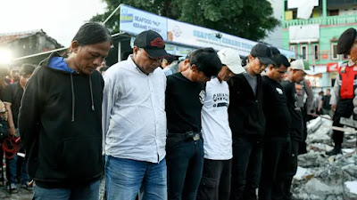 Ⓒ Hak cipta foto di atas dikembalikan sesungguhnya kepada pemilik foto Ⓒ Hak cipta foto di atas dikembalikan sesungguhnya kepada pemilik foto