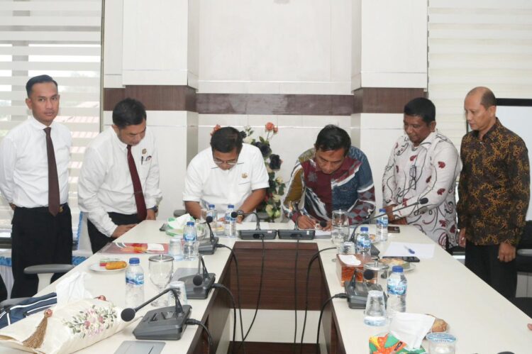 Ⓒ Hak cipta foto di atas dikembalikan sesungguhnya kepada pemilik foto Ⓒ Hak cipta foto di atas dikembalikan sesungguhnya kepada pemilik foto