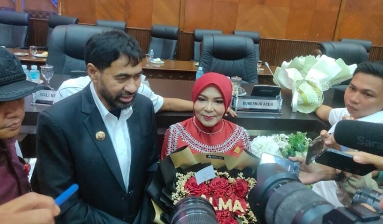 Sah! Bunda Salma Dilantik Sebagai Anggota DPRA