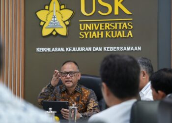 Direktur Jenderal Pendidikan Tinggi, Kementerian Pendidikan Tinggi, Sains, dan Teknologi (Dirjen Dikti) Prof Khairul Munadi menghadiri Rapat Koordinasi Forum Rektor Aceh (FRA) yang diselenggarakan di Universitas Syiah Kuala (USK), Banda Aceh, Jumat, 9 Mei 2025. FOTO/Net. Ⓒ Hak cipta foto di atas dikembalikan sesungguhnya kepada pemilik foto
