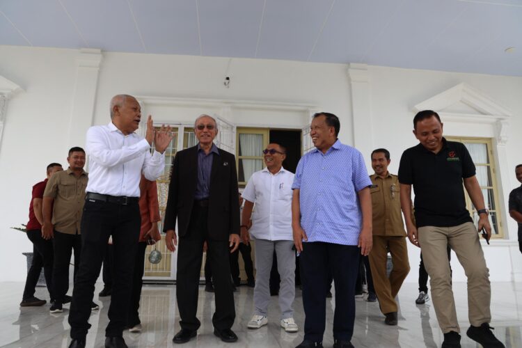 Ⓒ Hak cipta foto di atas dikembalikan sesungguhnya kepada pemilik foto Ⓒ Hak cipta foto di atas dikembalikan sesungguhnya kepada pemilik foto