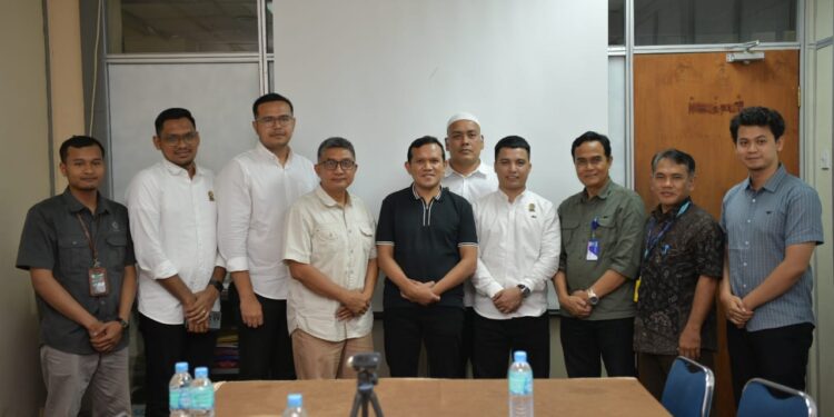 Ⓒ Hak cipta foto di atas dikembalikan sesungguhnya kepada sang pemilik foto Ⓒ Hak cipta foto di atas dikembalikan sesungguhnya kepada pemilik foto