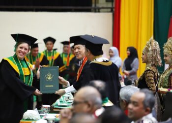 USK Wisuda 1.383 Lulusan, Salah Satunya Mahasiswa Asal Australia