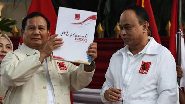 Ⓒ Hak cipta foto di atas dikembalikan sesungguhnya kepada sang pemilik foto Ⓒ Hak cipta foto di atas dikembalikan sesungguhnya kepada pemilik foto