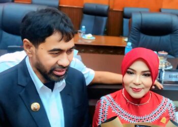 Bunda Salma Dilantik Anggota DPRA, Mualem: Demi Aceh Masa Depan