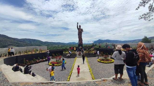 Ⓒ Hak cipta foto di atas dikembalikan sesungguhnya kepada pemilik foto Ⓒ Hak cipta foto di atas dikembalikan sesungguhnya kepada pemilik foto