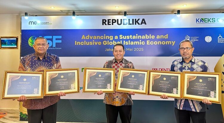 Pemerintah Aceh Raih Enam Penghargaan di Anugerah Adinata Syariah 2025