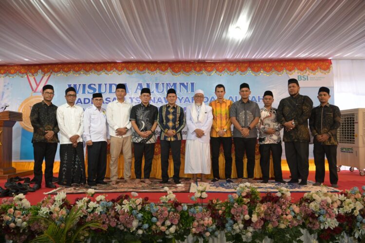 Wagub Aceh Hadiri Wisuda Jeumala Amal, Kenang Masa Santri dan Dorong Kepemimpinan Muda